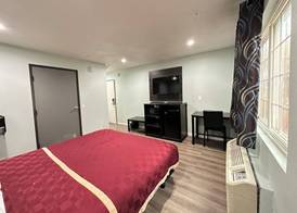 Express Inn & Suites 4