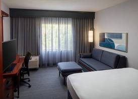 Courtyard by Marriott Charleston Downtown/Civic Center 4