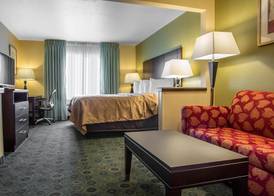 Quality Inn & Suites Bloomington I-55 and I-74 4