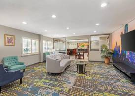 Quality Inn & Suites Plano East - Richardson 2