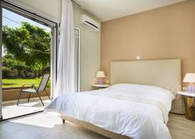 Olive Grove Studios & Apartments 3