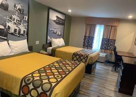 Super 8 by Wyndham Frankfort IN 3