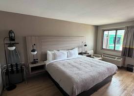 Quality Inn 4