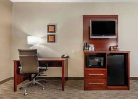 Holiday Inn Express & Suites MILWAUKEE NW – PARK PLACE by IHG 3