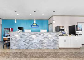 Days Inn by Wyndham Gainesville 3