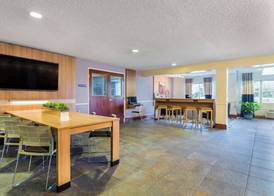 Microtel Inn & Suites by Wyndham Lillington/Campbell University 2