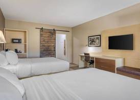Best Western Bandera Suites & Saloon 4