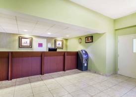 Days Inn by Wyndham Windsor Locks / Bradley Intl Airport 2