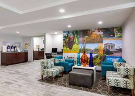Clarion Pointe Charlottesville 4