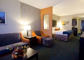 Holiday Inn Express & Suites KNOXVILLE WEST - PAPERMILL DR by IHG 3