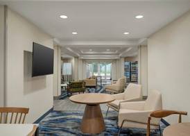 Fairfield Inn & Suites Bloomington 5