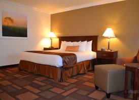 Days Inn & Suites by Wyndham Lodi 5