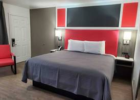 Seven Seas Inn & Suites 4