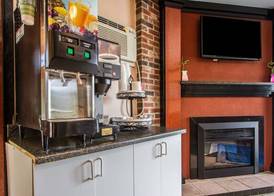 Rodeway Inn & Suites Brunswick near Hwy 1 3