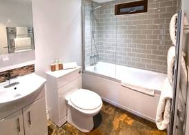 Oak Tree Rooms 3