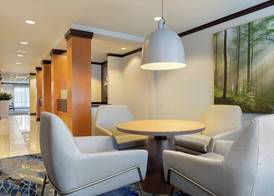 Fairfield Inn & Suites by Marriott Rockford 3