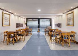 Howard Johnson by Wyndham Toluca 4