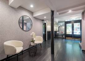 Wilshire Crest Hotel 2