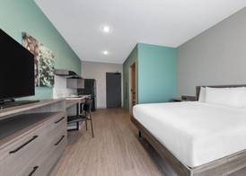 ECHO Suites Extended Stay by Wyndham Dallas Plano Richardson 5