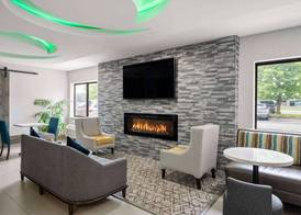 La Quinta Inn by Wyndham Indianapolis Airport Executive Dr 2