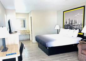 Super 8 by Wyndham Corpus Christi 4