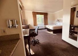 The Miramar Inn 5