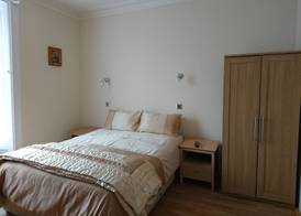 Dee Hotel 2