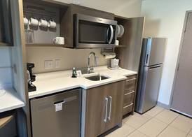 Home2 Suites By Hilton Racine 5
