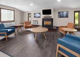 Super 8 by Wyndham Bridgeport/Clarksburg Area 4