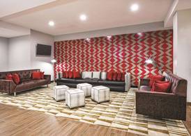 La Quinta by Wyndham San Antonio by Frost Bank Center 4