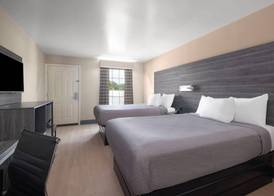 Baymont by Wyndham Commerce GA Near Tanger Outlets Mall 5