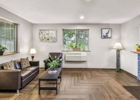Super 8 by Wyndham East Stroudsburg - Poconos 2