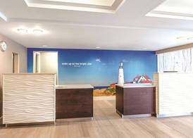 La Quinta Inn & Suites by Wyndham Portland DT Maine Med 3