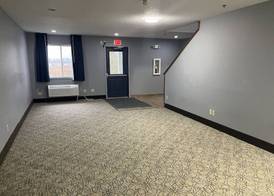 Days Inn & Suites by Wyndham Williamsburg IA North 2