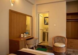 Busy Bee Resort, Pokhara 5