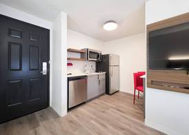 Baymont by Wyndham Auburn Hills South 5
