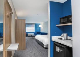 Holiday Inn Express & Suites Cedar Rapids NE - Marion by IHG 2