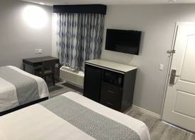 Travelodge Inn & Suites by Wyndham West Covina 5