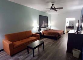 Scottish Inns & Suites Forney 5
