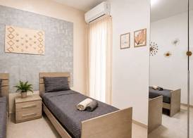Arzella Apartments Xlendi, Premium 2BR, Bus Stop & Market Opposite 5