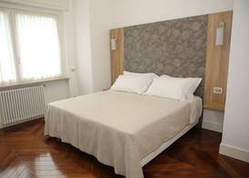 Champagne Rooms 4