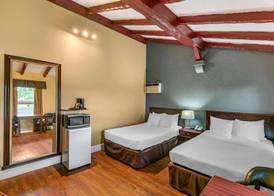 Econo Lodge Montreal-Brossard 4