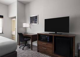 Best Western Plus College Station Inn & Suites 5