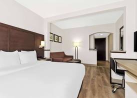 Comfort Suites Lumberton North 5