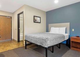WoodSpring Suites Raleigh Garner 3