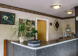 Econo Lodge Paw Paw 3
