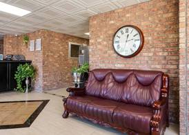 Rodeway Inn Branson, Brick House 3