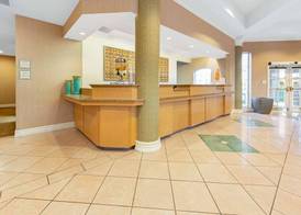 La Quinta by Wyndham USF (Near Busch Gardens) 4