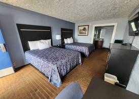 Rodeway Inn 5
