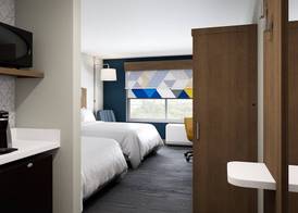 Holiday Inn Express & Suites HAWAIIAN GARDENS by IHG 4